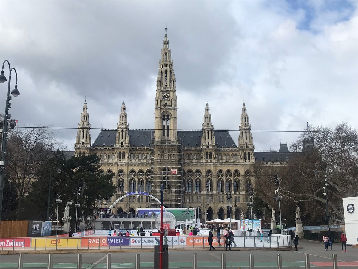 オーストリア🇦🇹
ウィーン
旧市街

9日間の旅行ラストはウィーンでした！...