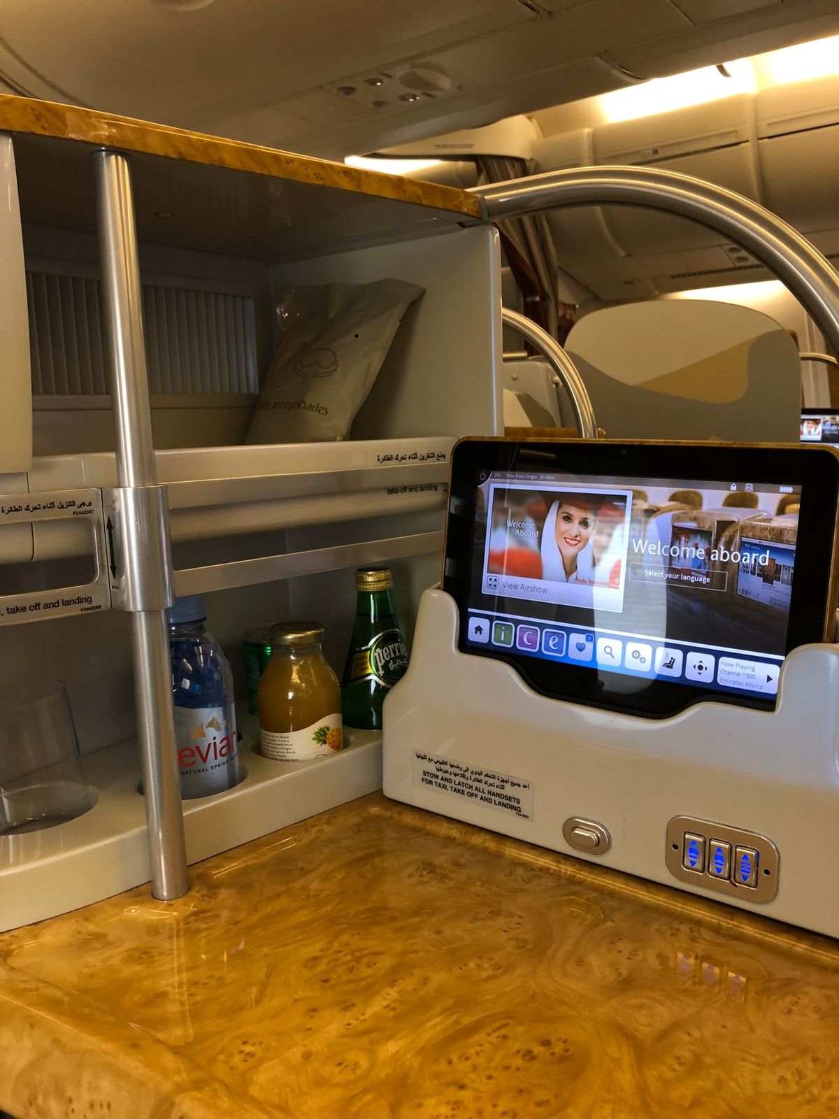 ドバイ経由カサブランカ行きの飛行機が、オーバーブッキングでまさかのビジネス...