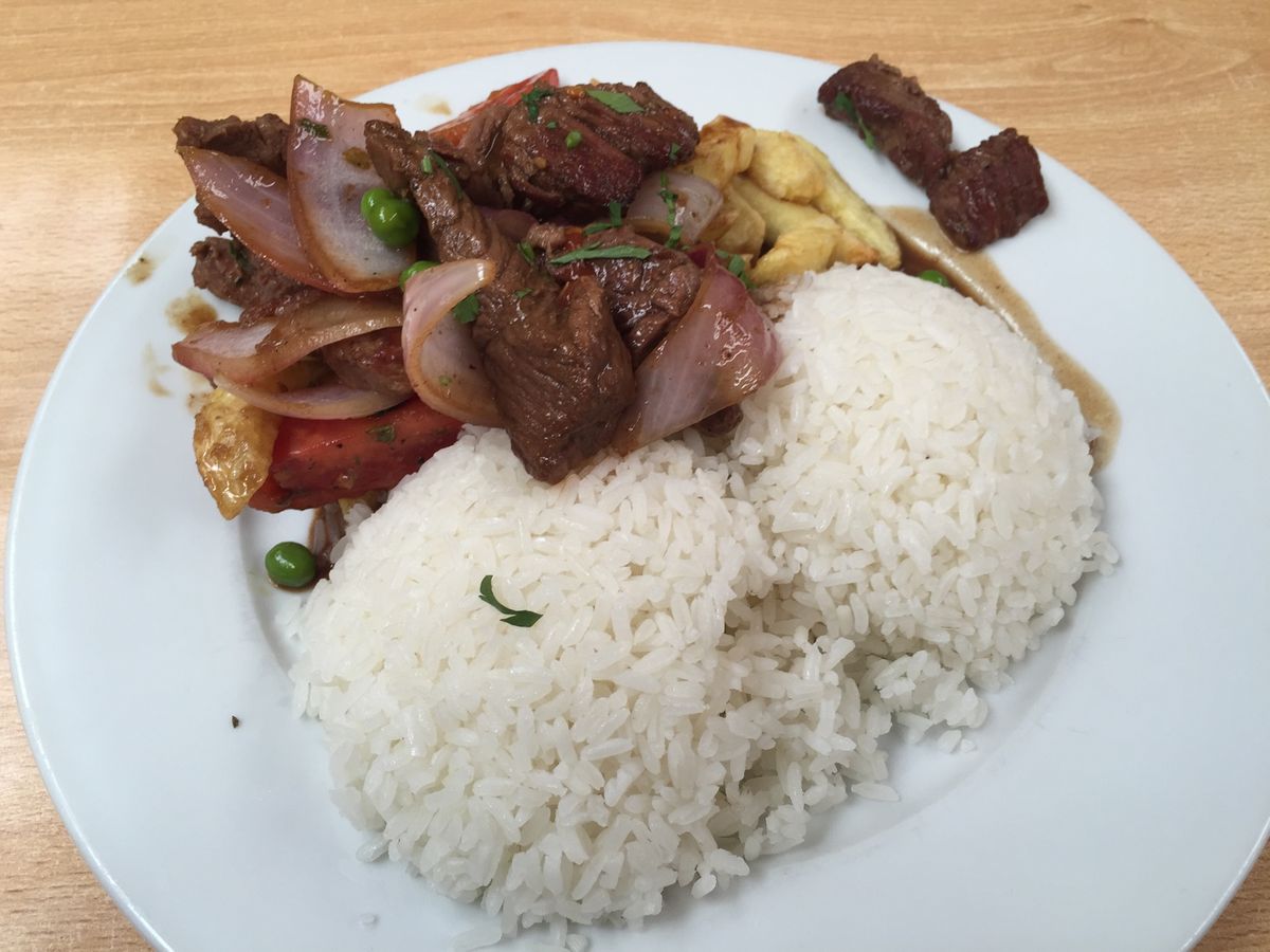 よく分からず注文したらイモだけだった…
ソパはどのお店もハズレなしかな。
...