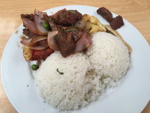 よく分からず注文したらイモだけだった…
ソパはどのお店もハズレなしかな。
...