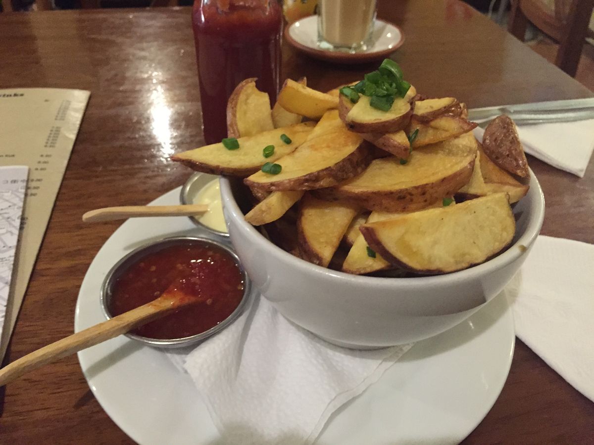 よく分からず注文したらイモだけだった…
ソパはどのお店もハズレなしかな。
...