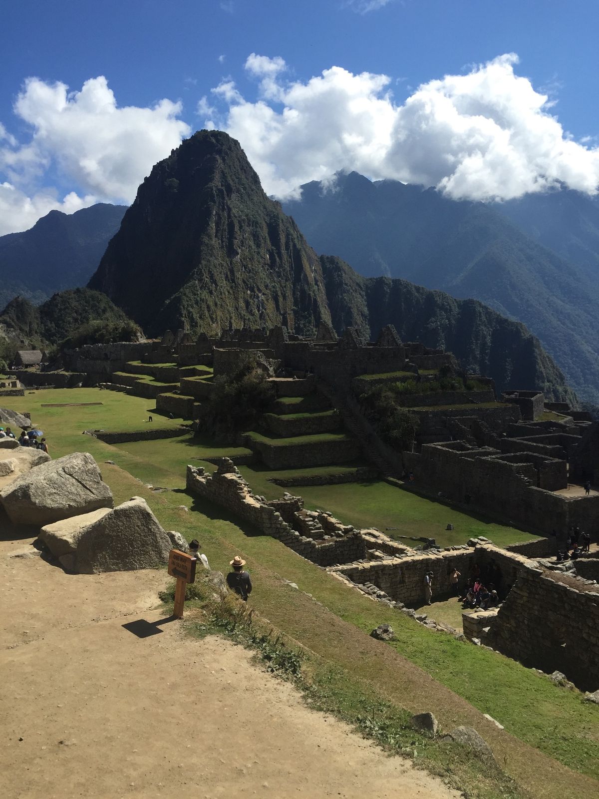 クスコからマチュピチュまでも3、4時間かかっただろうか。
大変だったけど、...