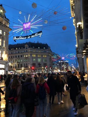 街全体がクリスマス一色なロンドン最高でした🎅