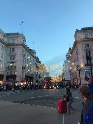 街全体がクリスマス一色なロンドン最高でした🎅