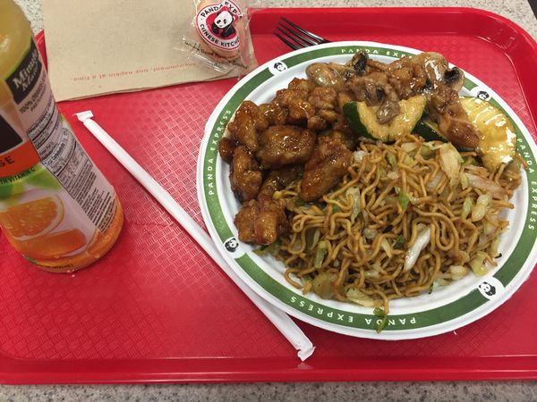 アメリカ(米国)・ラスベガス「ハーレー乗りにラスベガス！」の写真：アメリカンフードが苦手なので、ご飯はアジ...