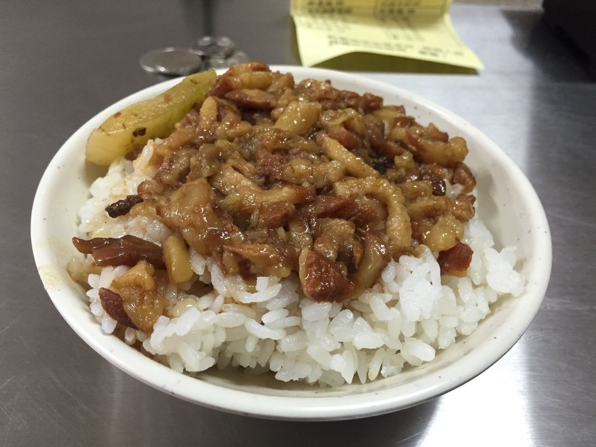 台湾のウユニ塩湖らしい。
麺線、ジーローハン、ルーローハン、全て美味しい♫