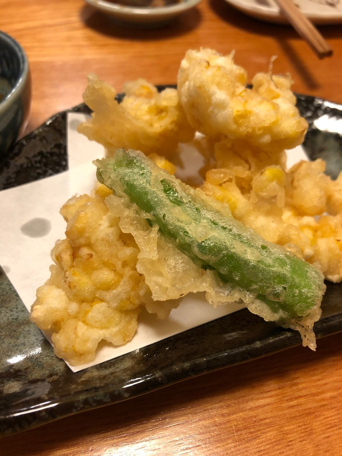 日中食べすぎたので夜ご飯のために散歩。
活イカ、コーンの天ぷら、お刺身(何...