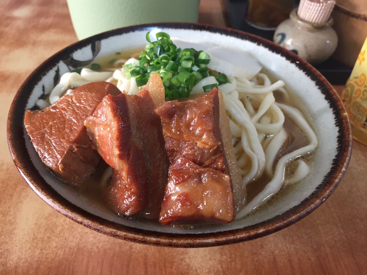 ガンガラーの谷へ。神秘的でした。
カキ氷からのソーキそば。