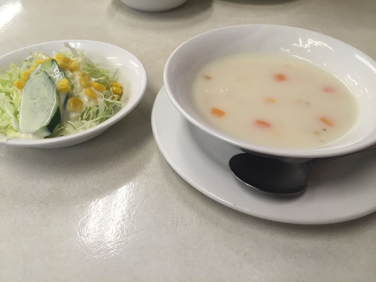 夜はステーキ🥩
とても混んでいて、かなり待たされ、食べたのが22時半過ぎてた💦