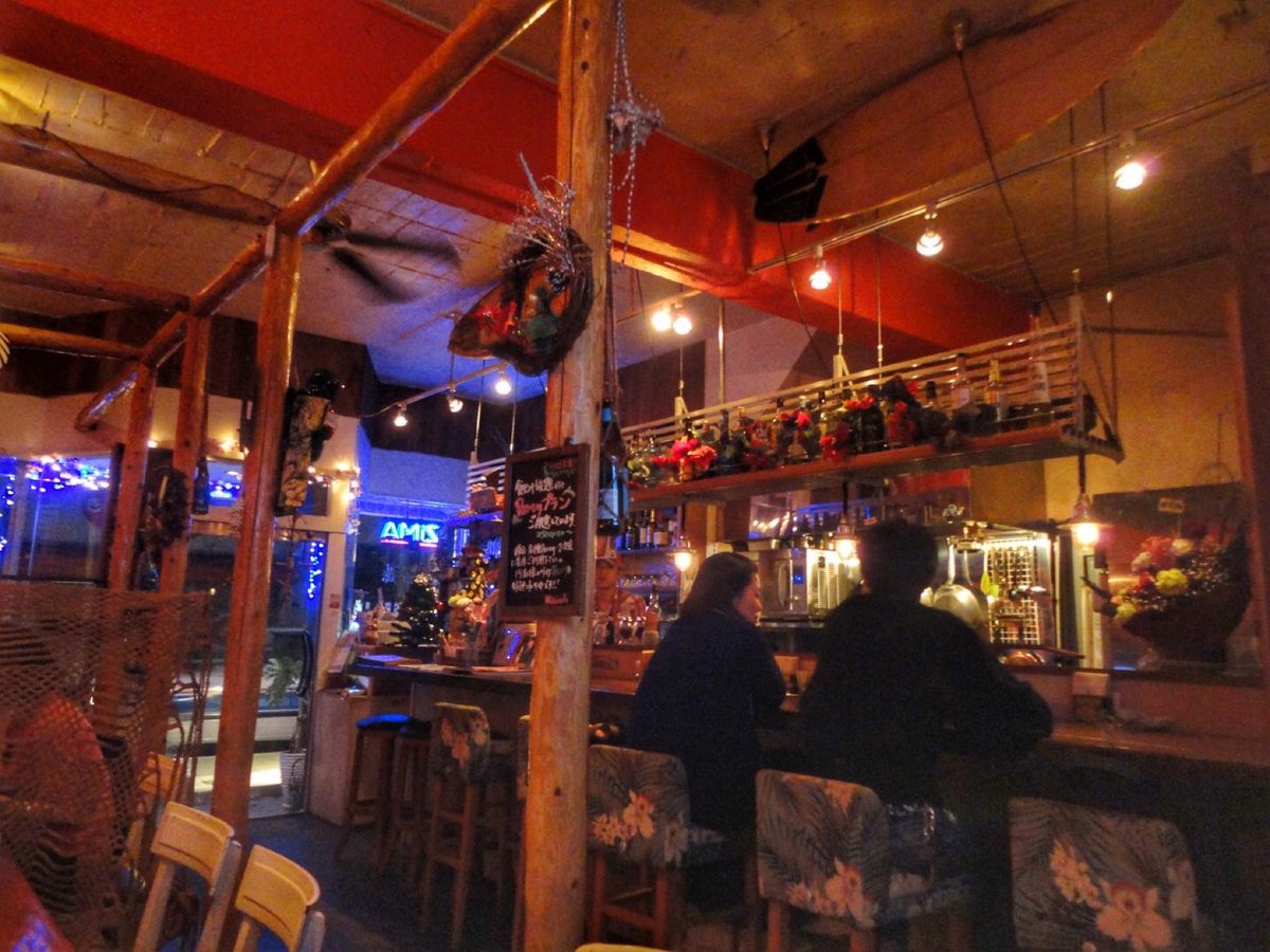 『南国食堂ハロハロ』

お店の雰囲気が凄く良かったです♡
ジュース🍹とパン...