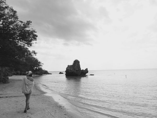 日本・竹富島「Japan🇯🇵沖縄Life🌺🍍」の写真：海散歩...👣♡