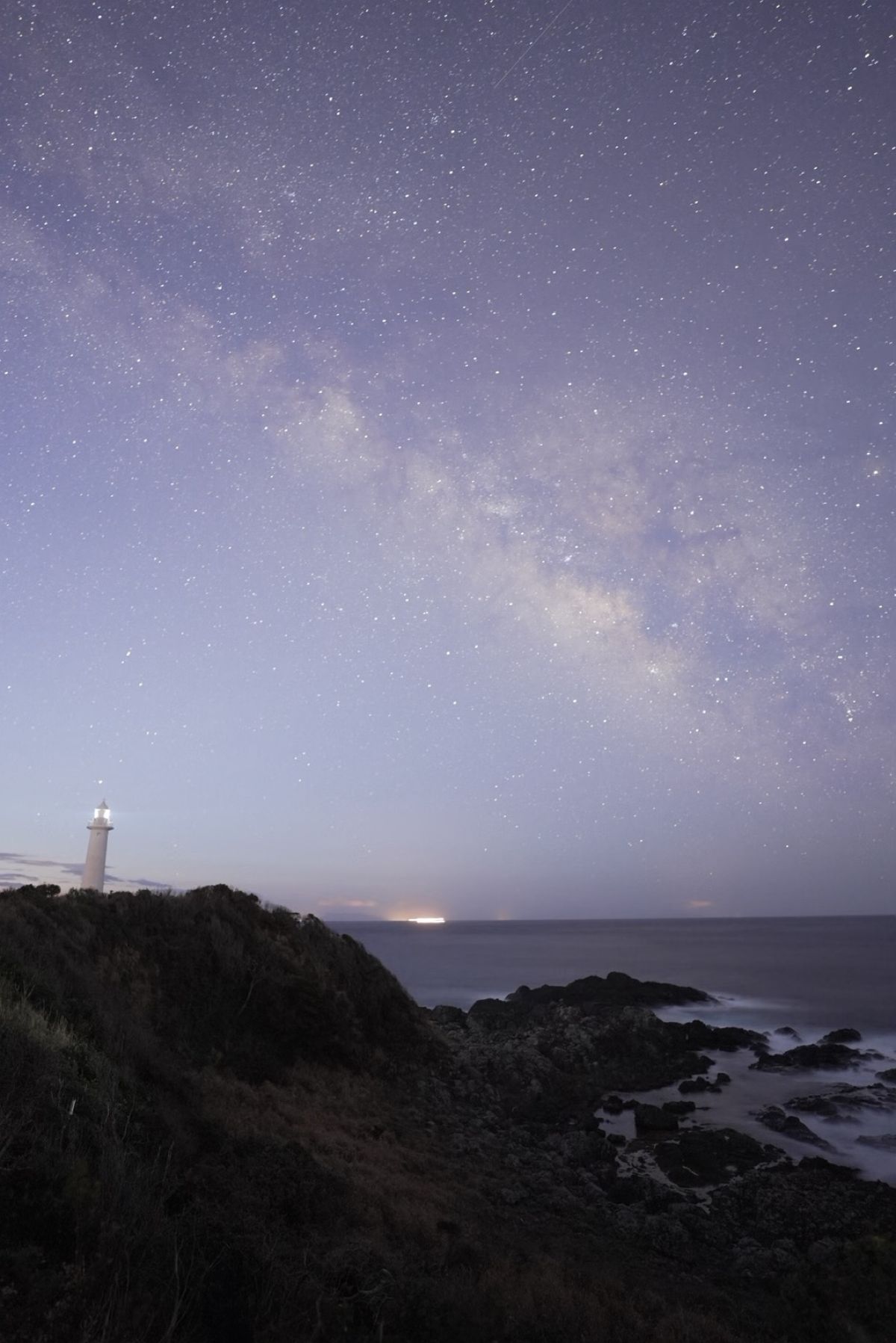 0時に起きて天の川撮影に

ひとりぼっちかなと思ったけど、めっちゃ人がいて...
