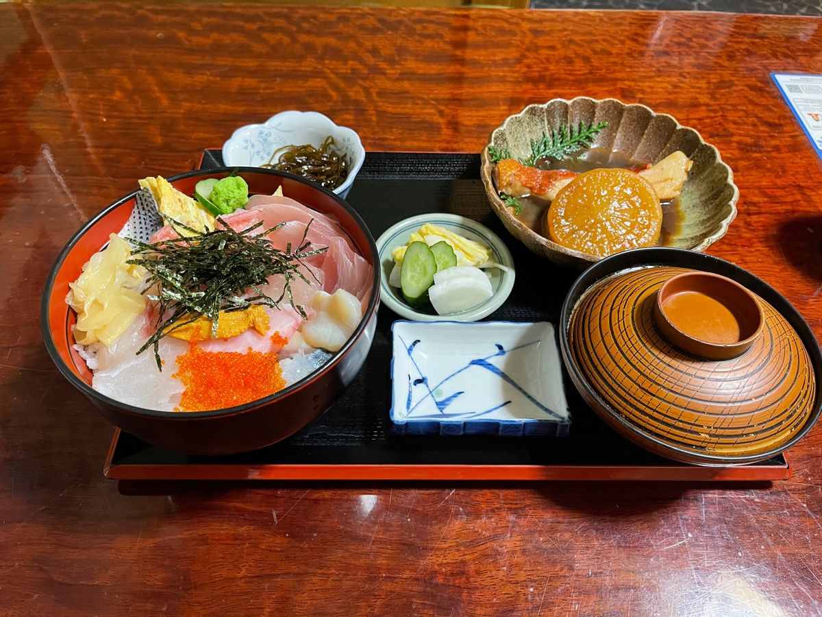 ホテルのドアマンに教えてもらった「新田」

お魚も美味しかったけどこの金目...