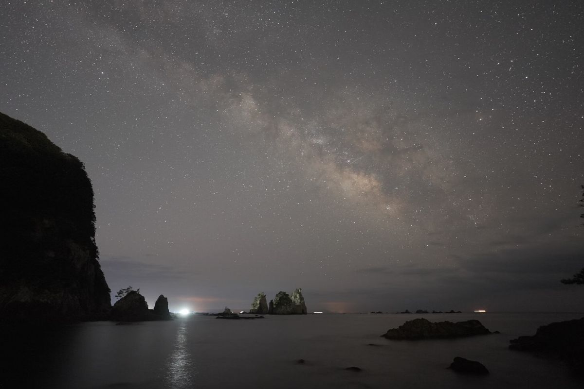 0時過ぎに起き再度『蓑掛岩』へ

昨日と違いここは誰もいなかった。

ひと...
