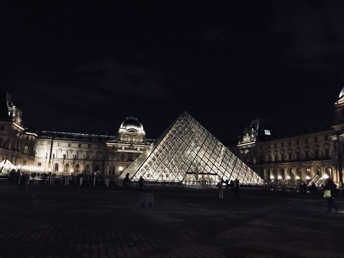 
凱旋門
ルーヴル美術館
ノートルダム大聖堂
