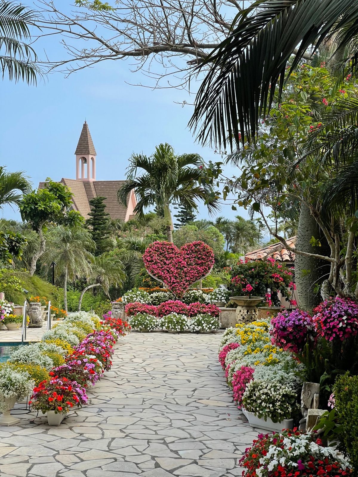 宮古島『シギラベイサイドスイートアラマンダ』

初めて宮古島に降り立ちまし...
