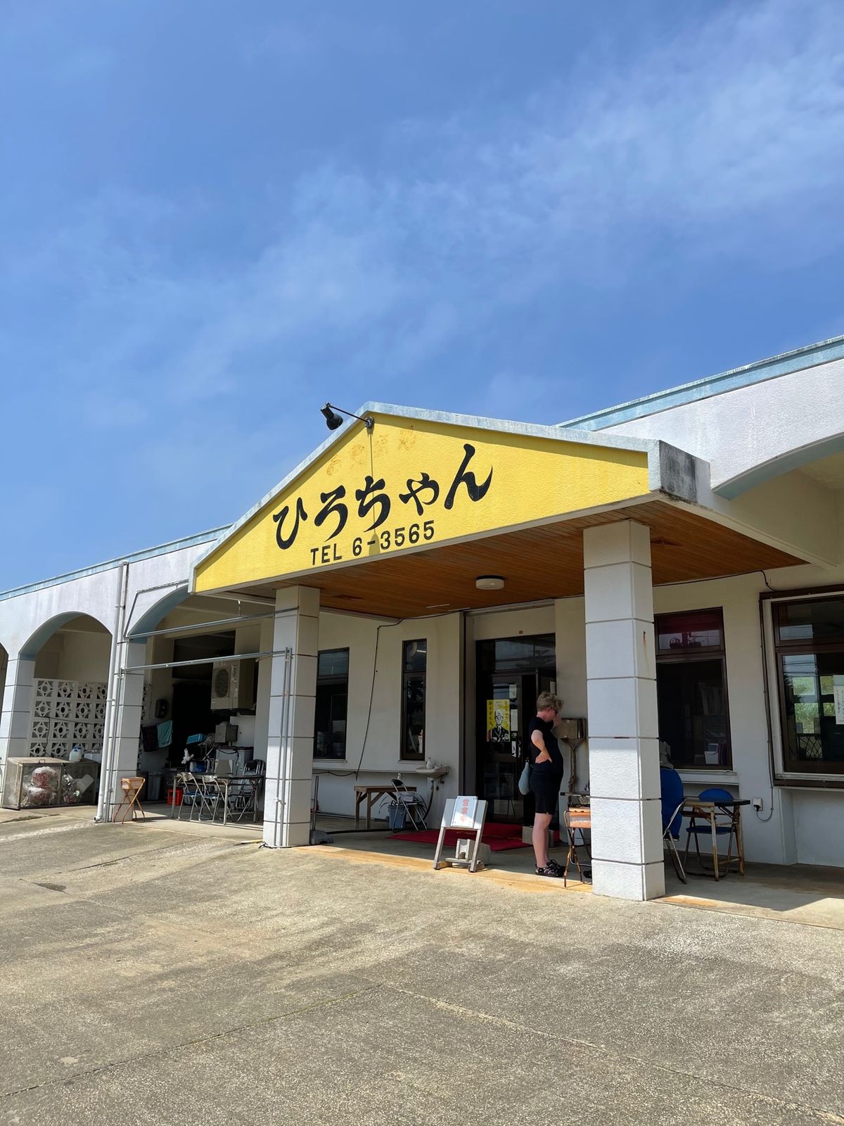 ひろちゃん食堂で宮古そば（ソーキそば）

シギラビーチでシギラアラマンダの...