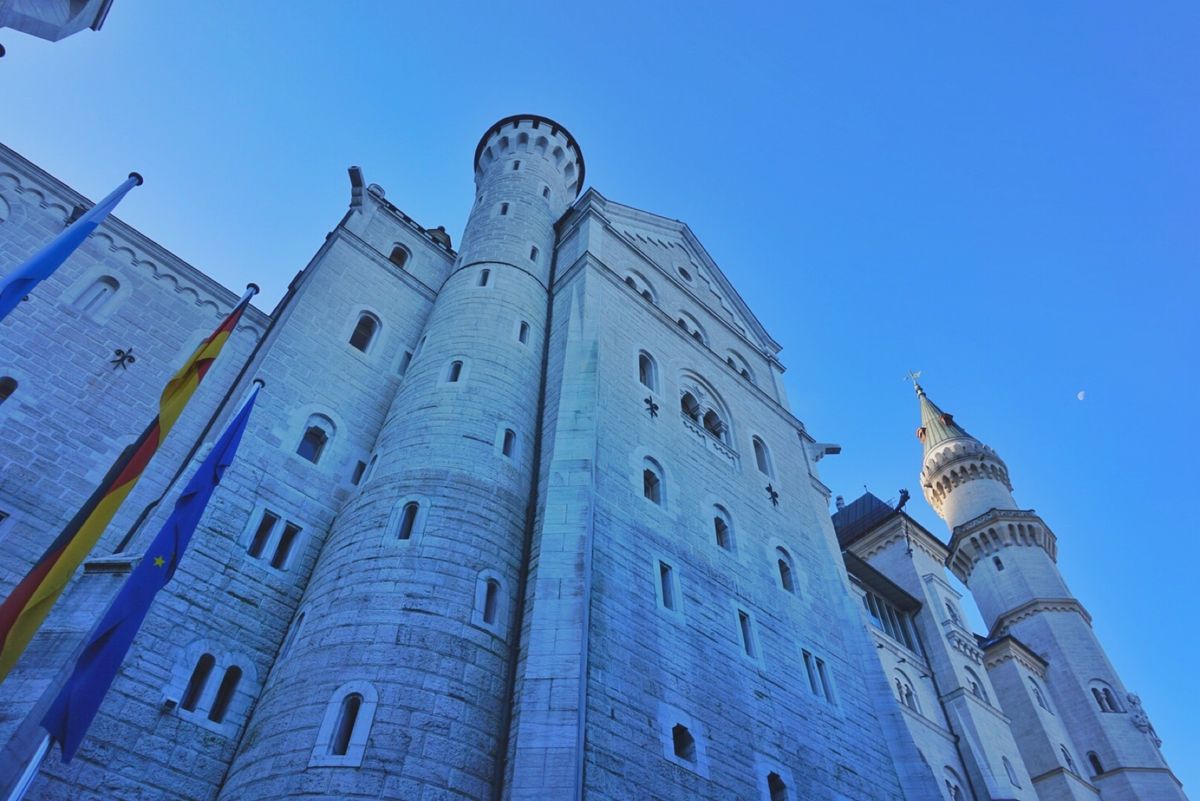 22nd Sep. 2016 pic📷

Schloss Neuschwa...