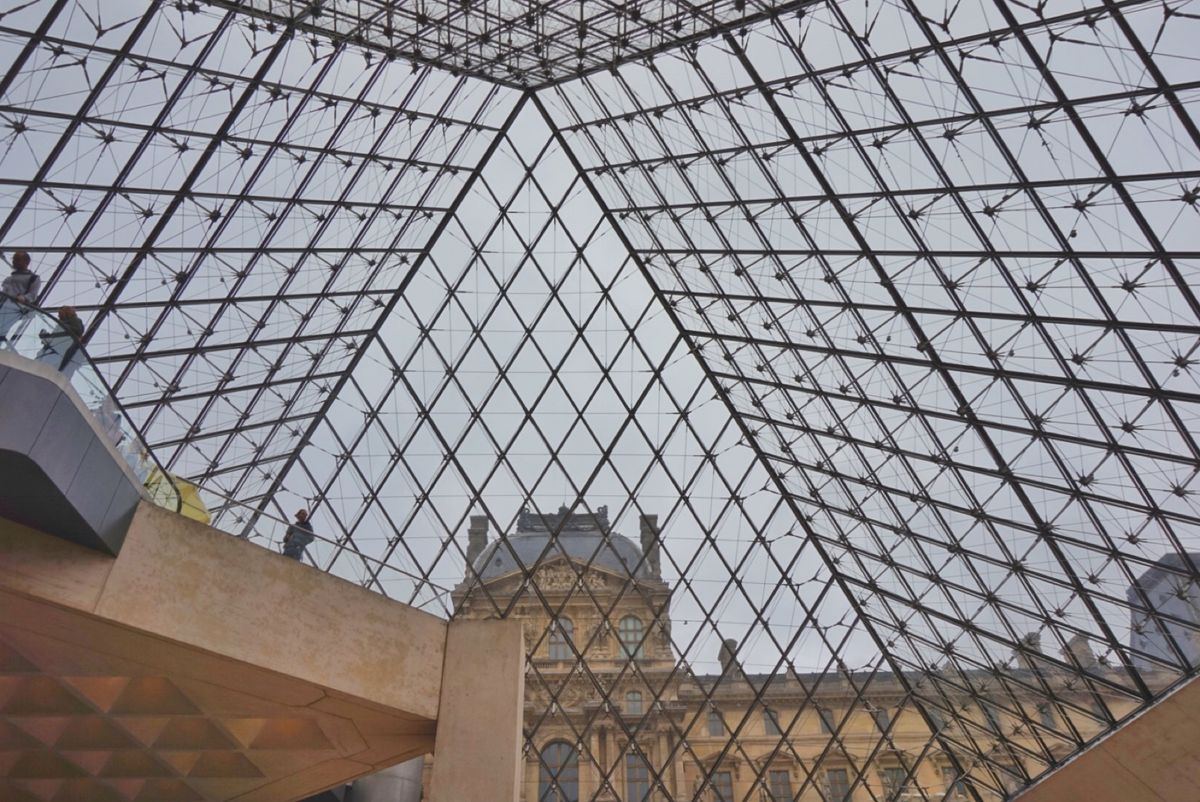 17th Sep. 2016 pic📷

ガラスのピラミッド△*°

外で...