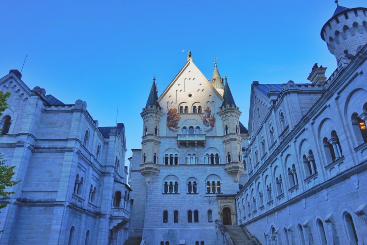 22nd Sep. 2016 pic📷

ノイシュバンシュタイン城の内部へ...