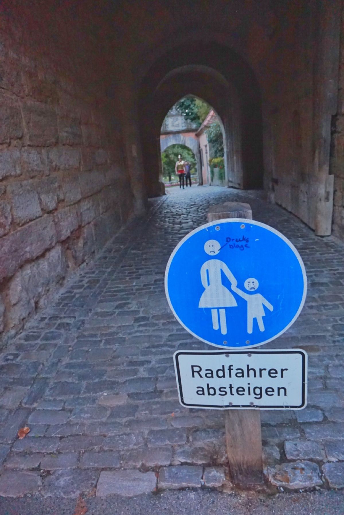 22nd Sep. 2016 pic📷

色んな標識がありました☻

馬車...