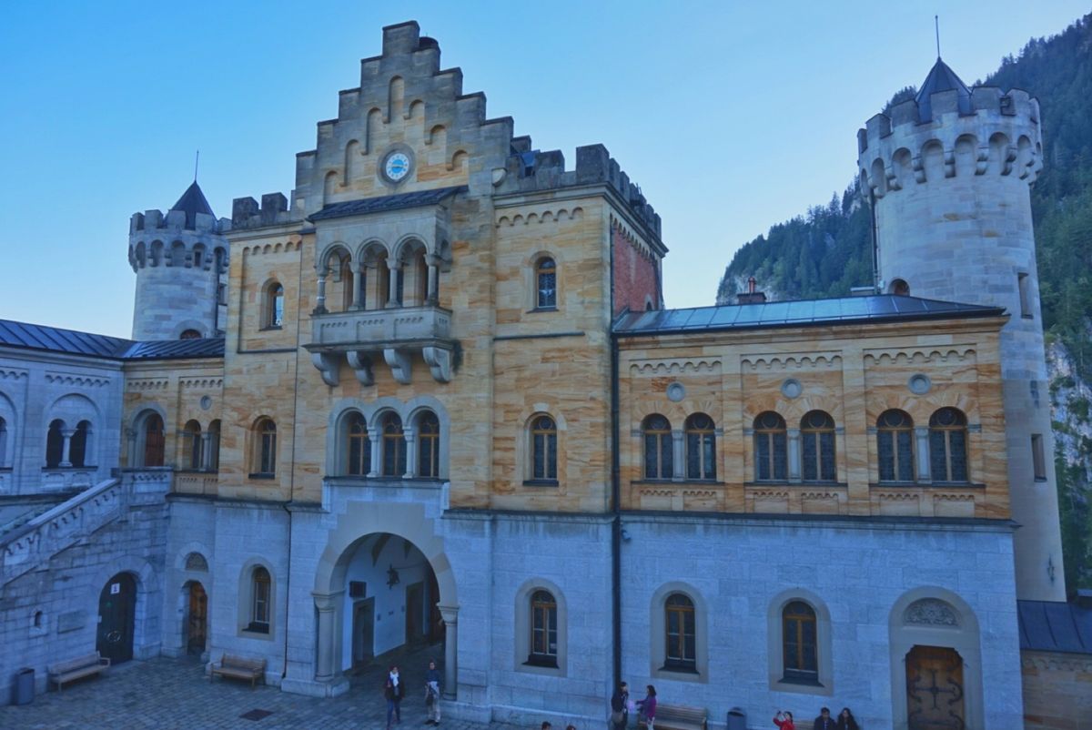 22nd Sep. 2016 pic📷

ノイシュバンシュタイン城の内部へ...