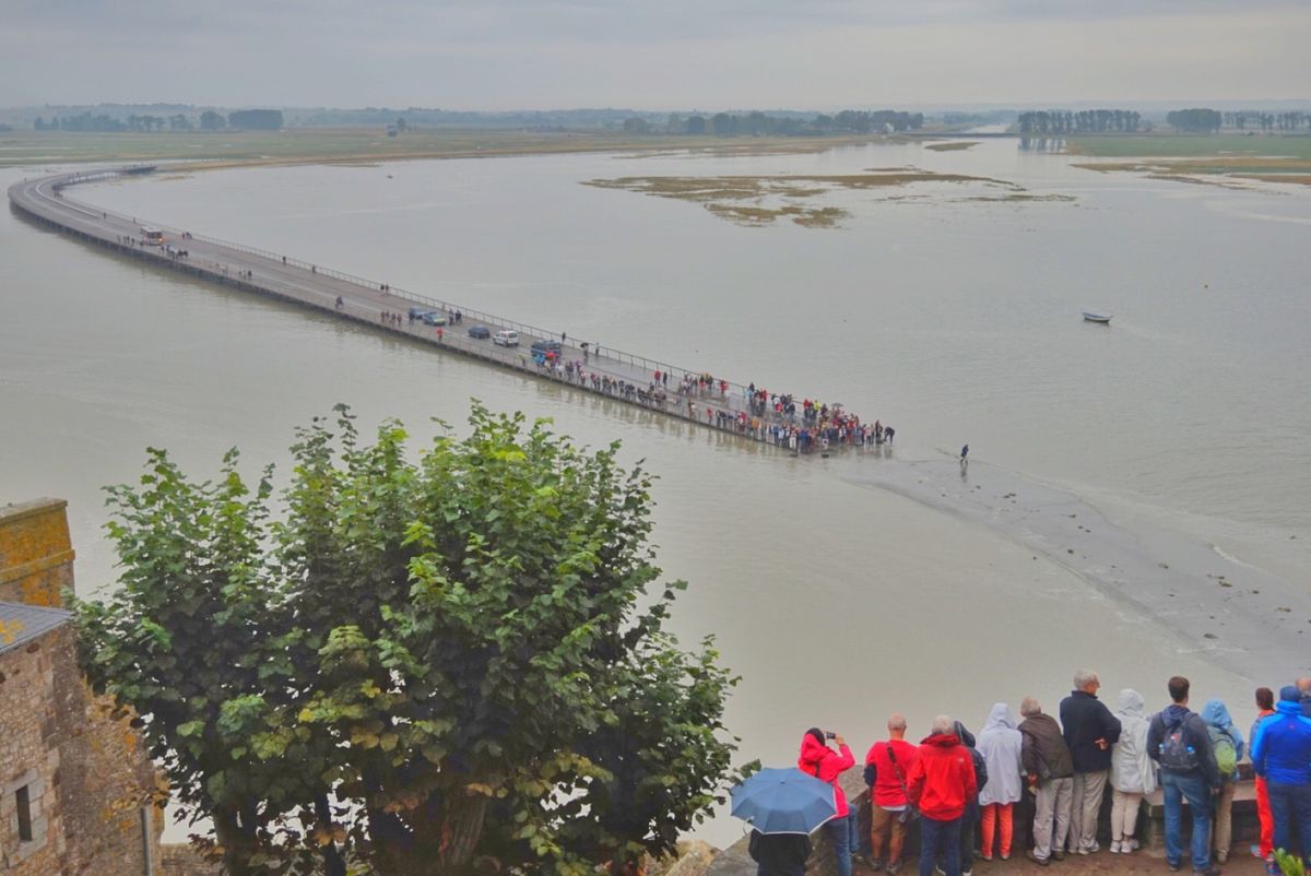 19th Sep. 2016 pic📷

凄いスピードで水位が上がり、島の...