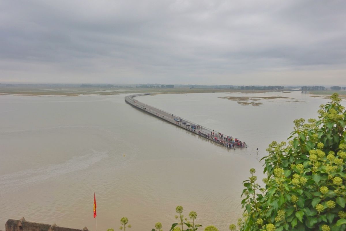 19th Sep. 2016 pic📷

凄いスピードで水位が上がり、島の...