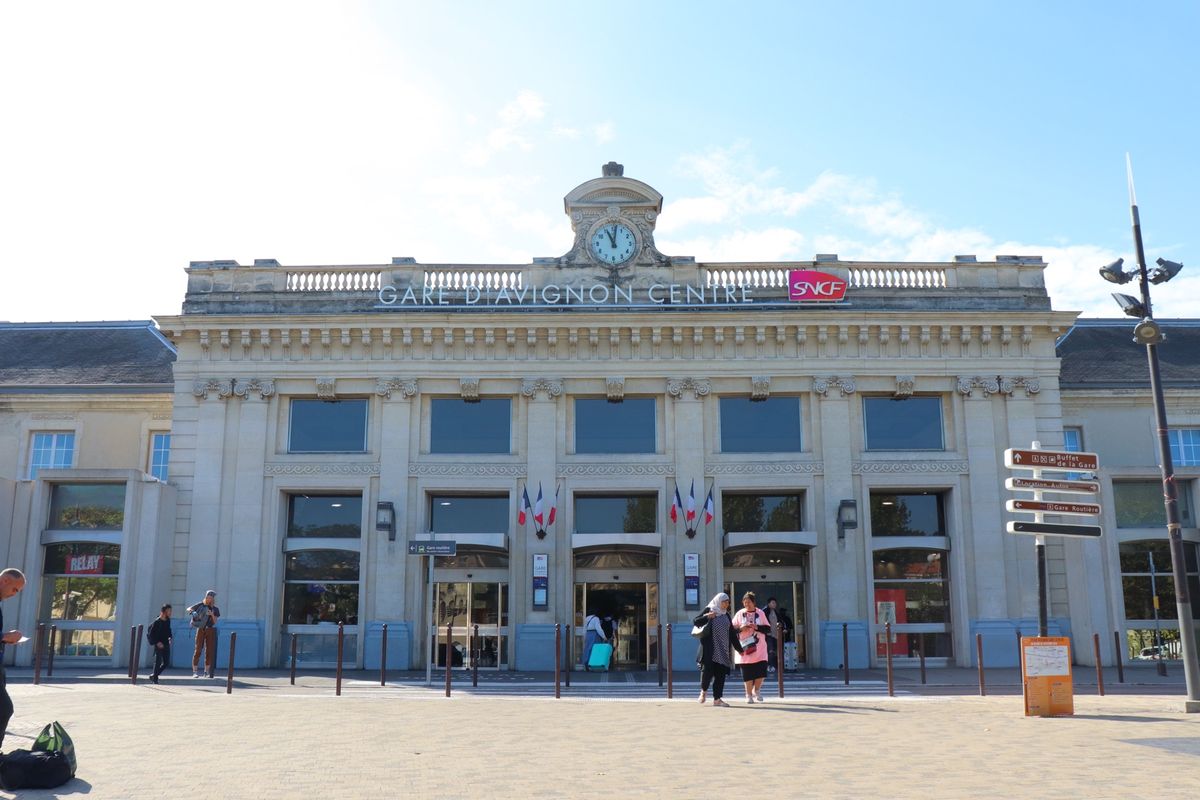 
フィレンツェ から1日電車移動
フィレンツェ → ミラノ → マルセイユ...