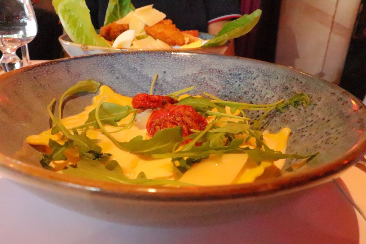 

この旅で食べたものの一部

ヴェネツィアで大好物のトマト🍅
フィレンツ...