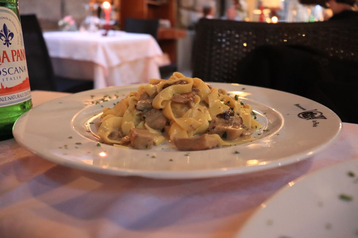 

この旅で食べたものの一部

ヴェネツィアで大好物のトマト🍅
フィレンツ...