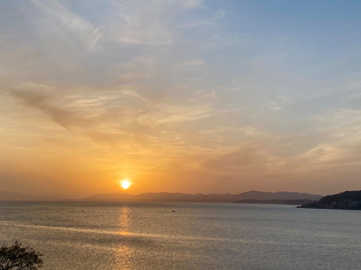島根県立美術館からの宍道湖の夕陽
噂どおり綺麗でした🌥