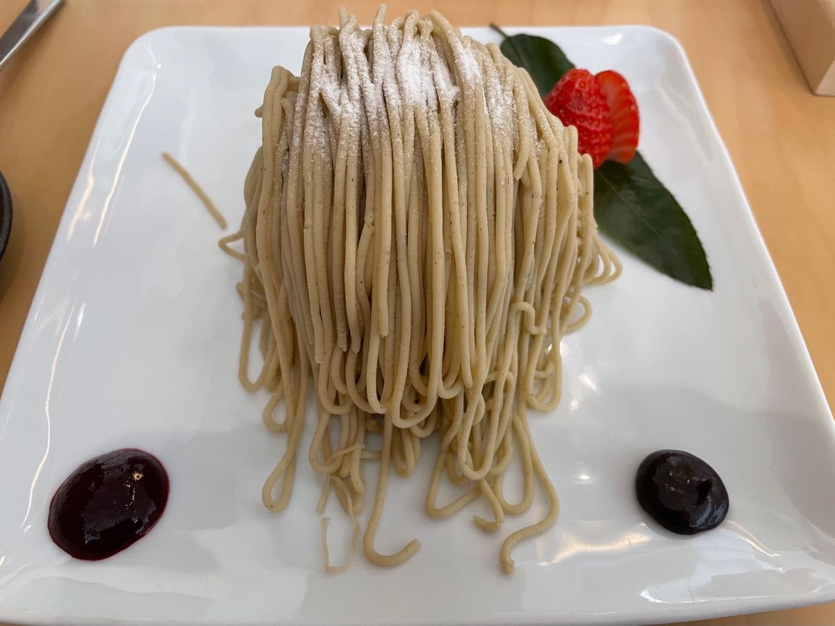 小布施は栗の名産地。小布施堂のモンブラン専門店でモンブランをいただきました。