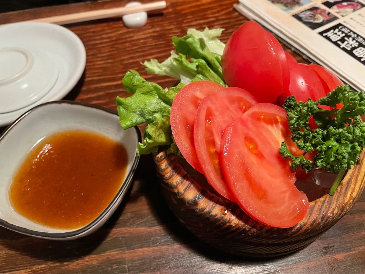 夜は「ここ一軒で長野県」という郷土料理のお店へ。馬刺しや五平餅などをいただ...