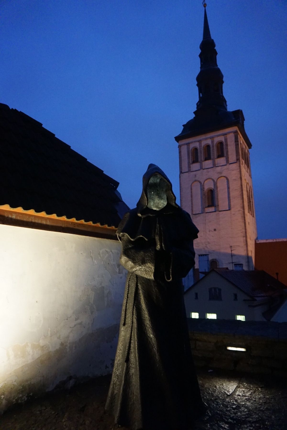 1.オブジェ
2.老舗カフェの蜂蜜ケーキ🍯
3.ハリポタちっくなオブジェ
...