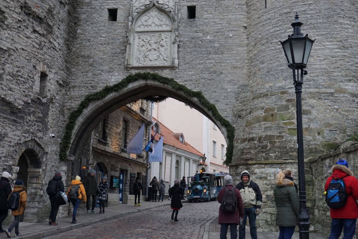 1.オブジェ
2.老舗カフェの蜂蜜ケーキ🍯
3.ハリポタちっくなオブジェ
...