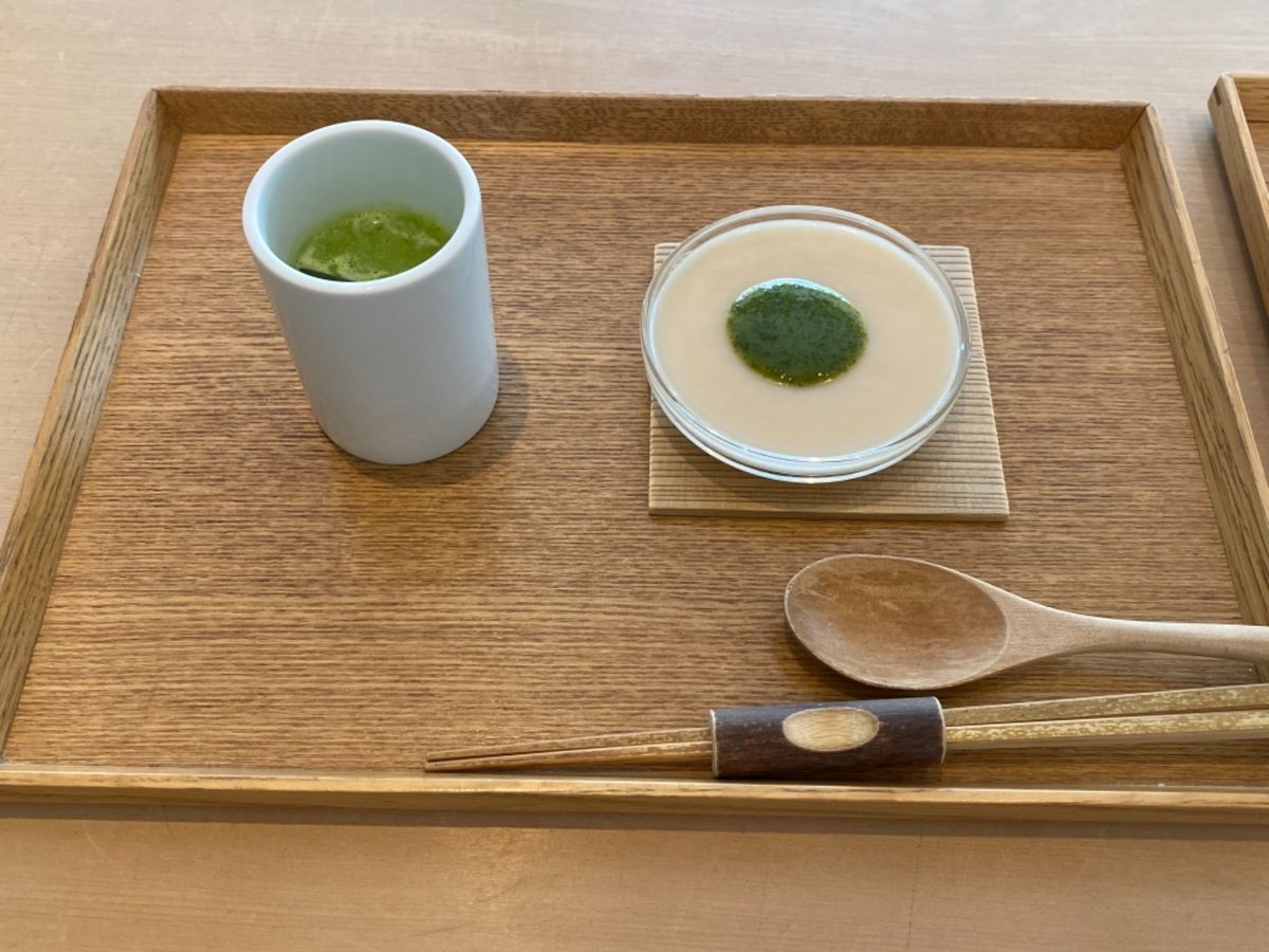 茶洒 金田中

表参道ど真ん中に
こんな和テイストのお店があったとは！

...