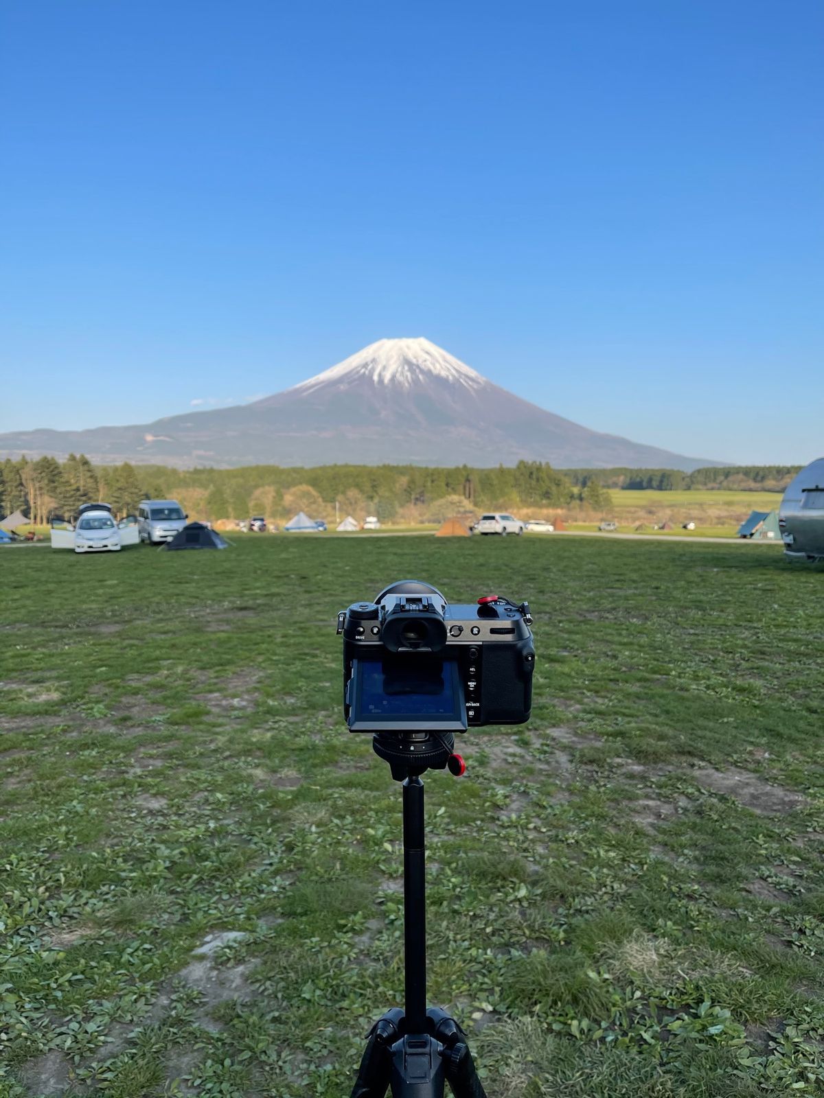 買い出しをして再びふもとっぱらへ
買い出しに行った店が全て火曜日で休み笑
...