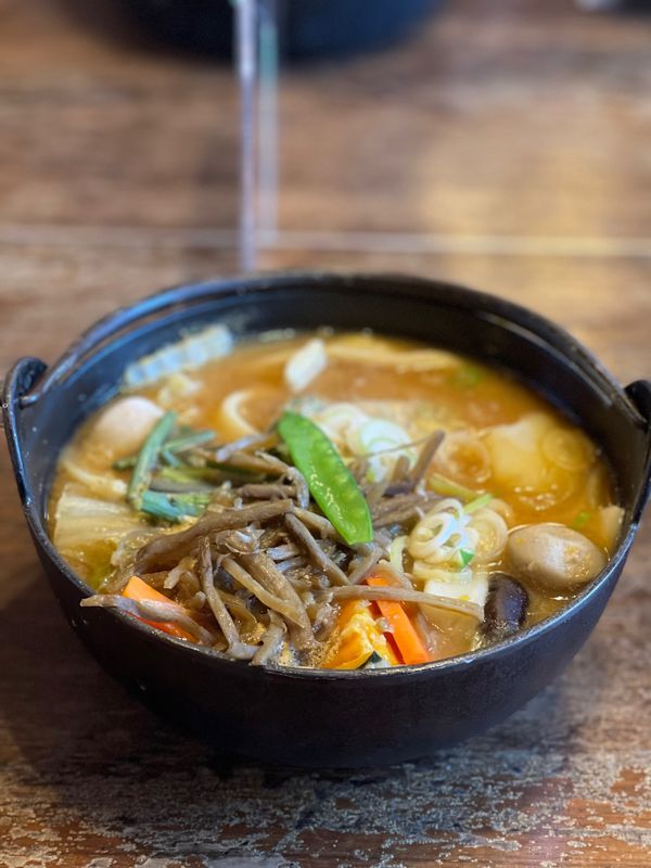 日本・静岡県「ふもとっぱらキャンプ」の写真：帰り道でほうとううどんを食べ帰宅！
美味...