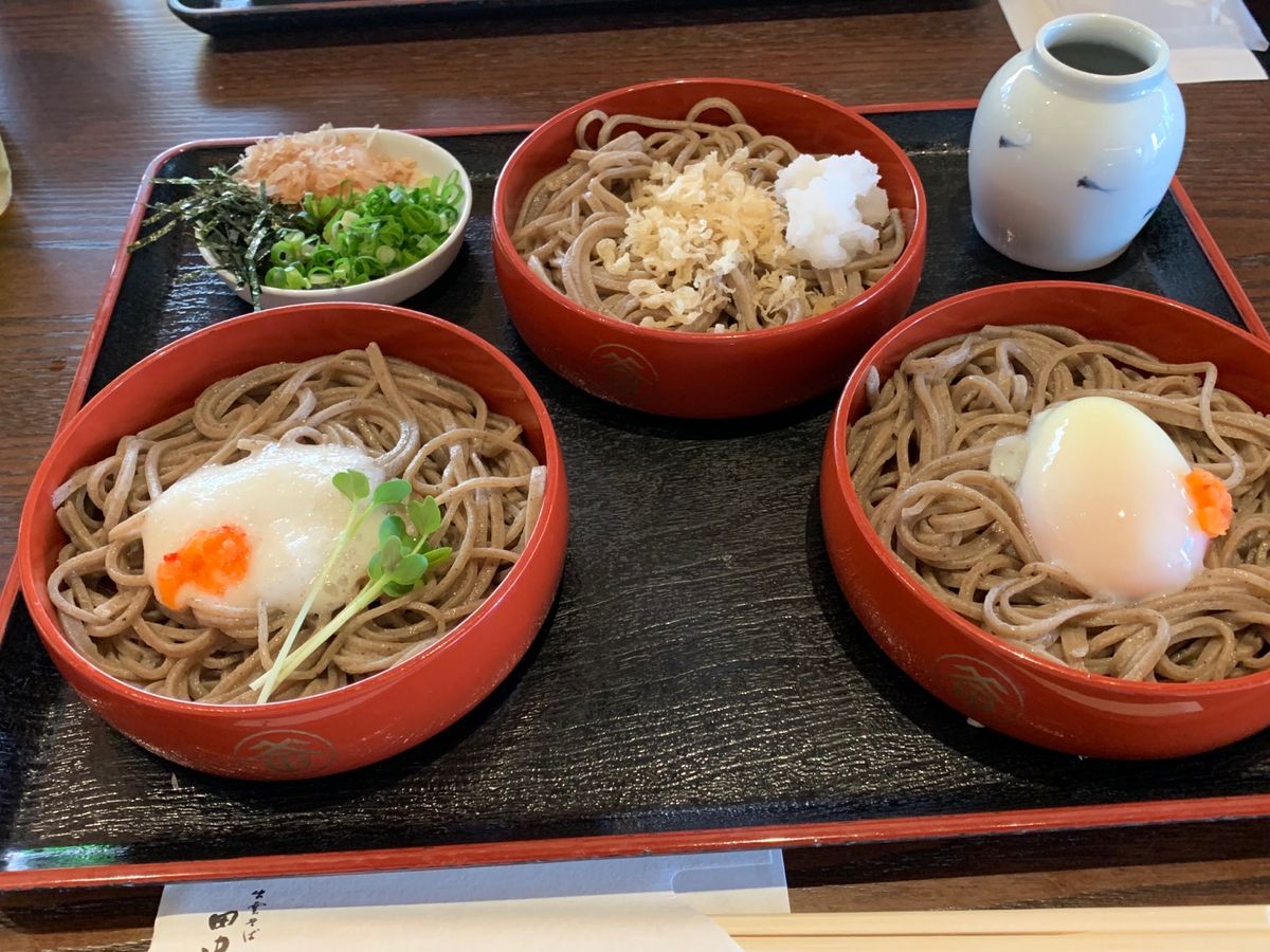 ピークを過ぎていたからか、並ばず入店。
初めて食べた出雲蕎麦♡
久しぶりの...
