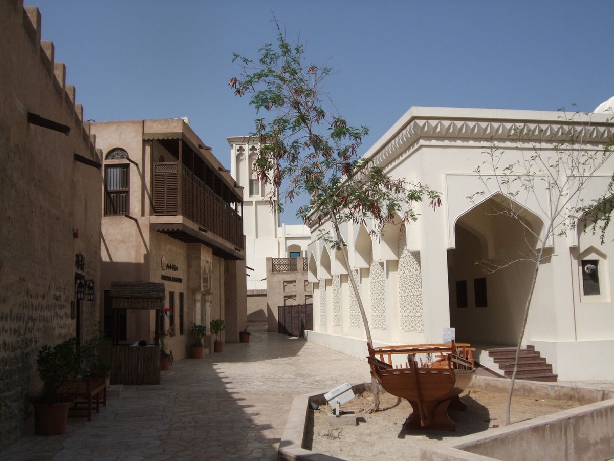 ドバイのクリーク　新しい旧市街　スーク　最後は雨の翌日発生した雲海(高層ホ...