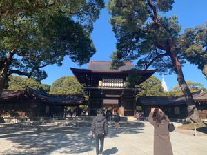 
明治神宮
思ってる何倍も敷地広くてびっくりした
行ってよかった

原宿駅...