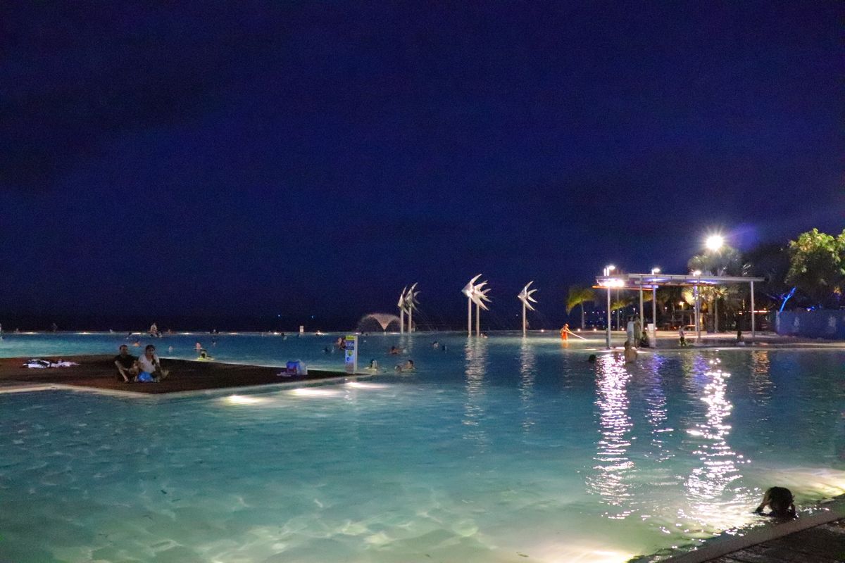 
夜散歩した時と朝方の散歩

環境が変わると少しの物音とかでも起きちゃうし...