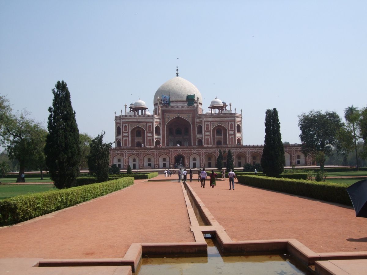 古い写真だしみんな行く場所だが・・デリー近郊　クトゥブ・ミナールとフマーユーン廟