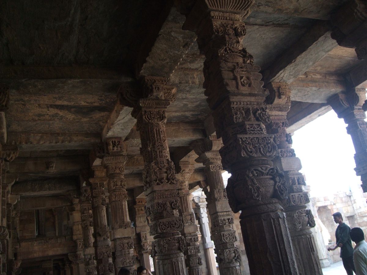 古い写真だしみんな行く場所だが・・デリー近郊　クトゥブ・ミナールとフマーユーン廟