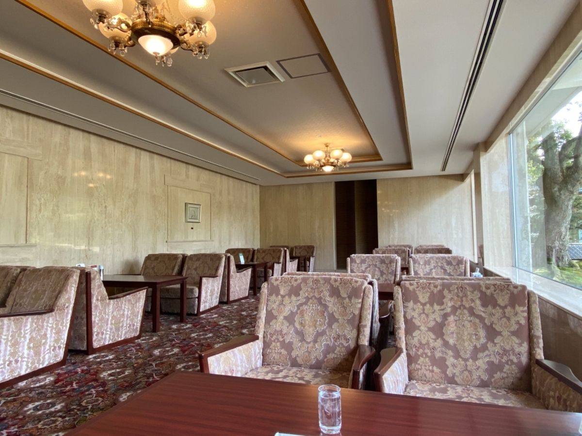 足立美術館の中にある喫茶店、翆

大きな窓で枯山水ゆっくりとみれるの贅沢〜...