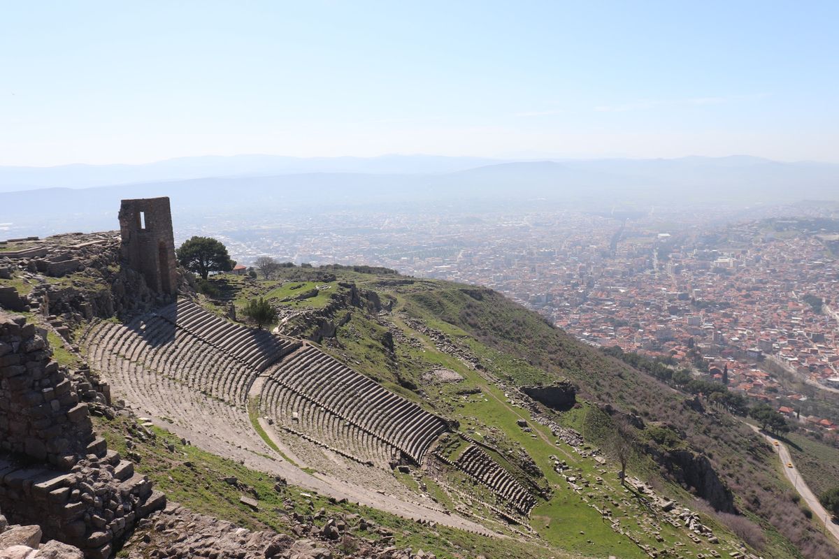 
ペルガモン遺跡

もういちど知識をいれて行きたい場所
せっかく行ったのに...