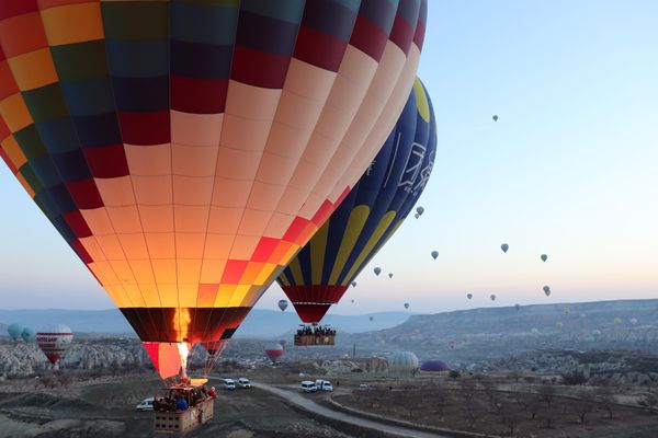 トルコ・イスタンブール「念願の地-トルコ」の写真：
カッパドキアといえば！
早起きして気球...