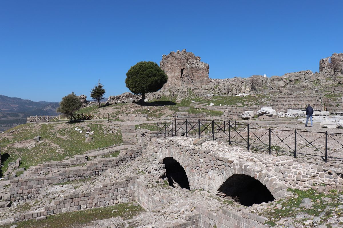 
ペルガモン遺跡

もういちど知識をいれて行きたい場所
せっかく行ったのに...