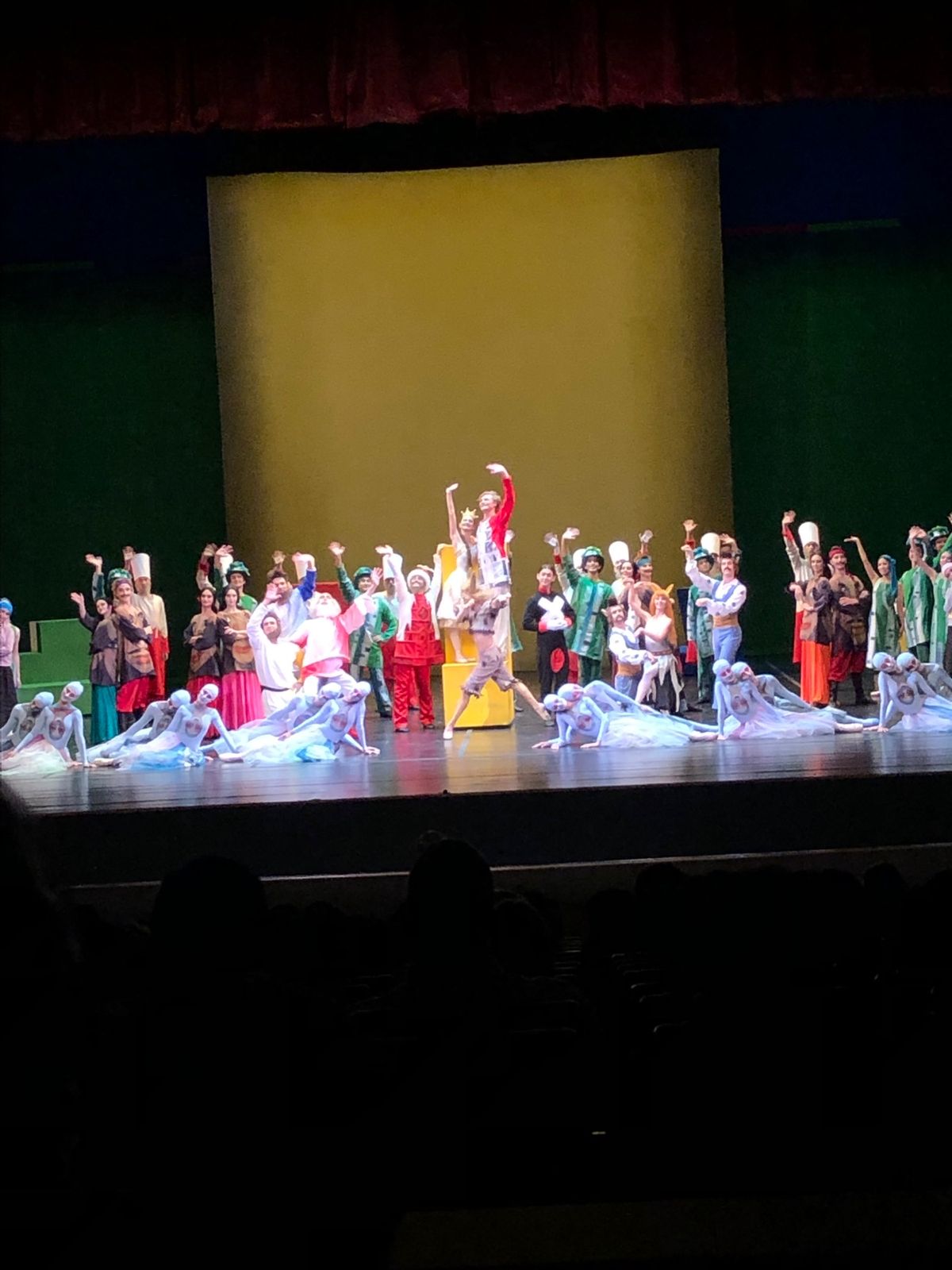 マリインスキー劇場にてバレエ観賞。